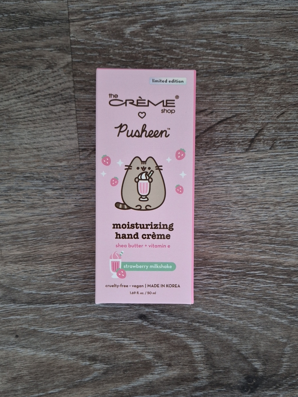 The Crème Shop Pusheen Strawberry Milkshake Moisturizing Hand Crème - Pink